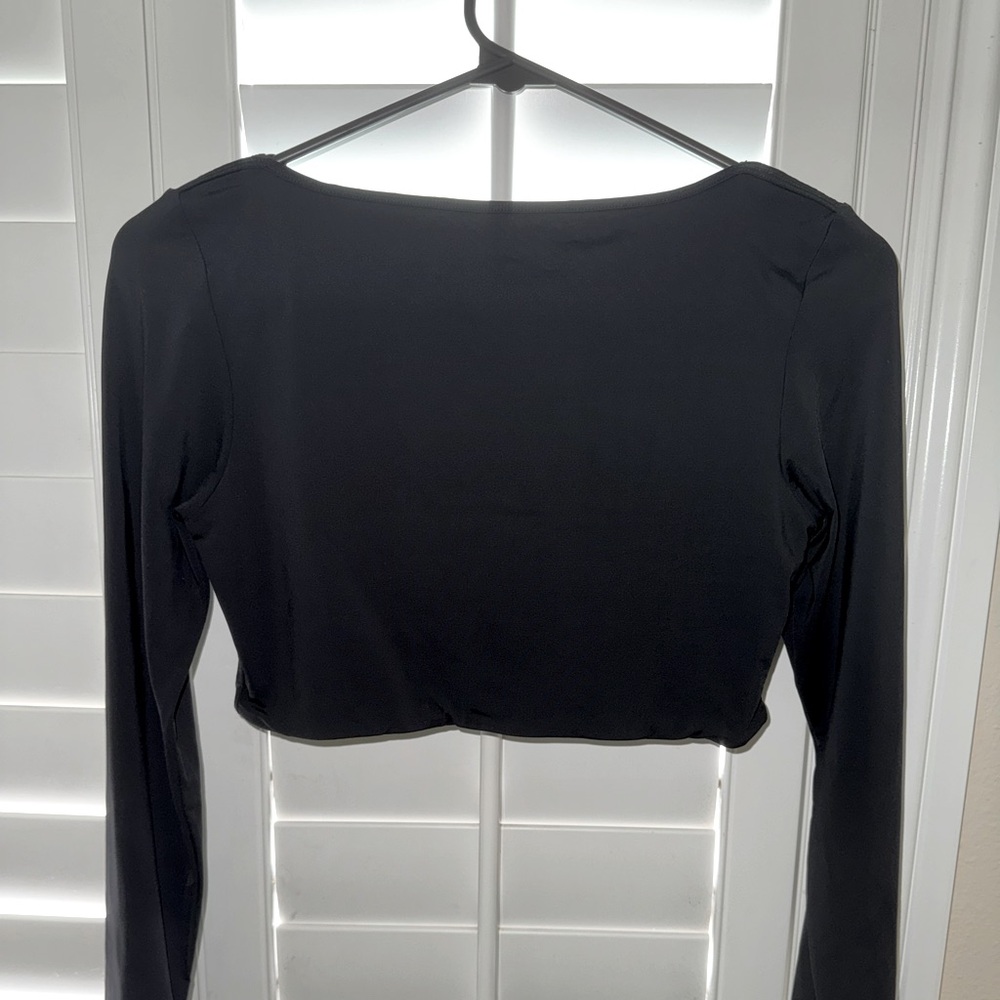 Indah black 😎 surfing 🏄🏽‍♀️ top for summer. Never worn new without tags.